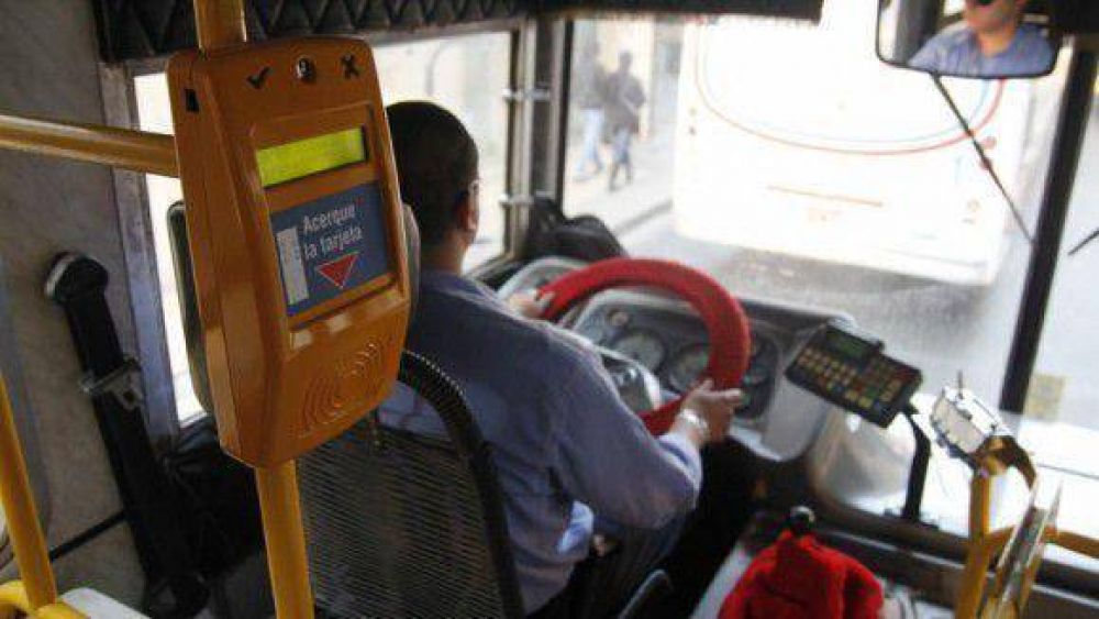 El s�bado debutan las tarjetas magn�ticas en el servicio de �mnibus