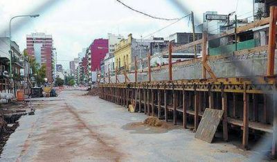 Construyen cinco t�neles para eliminar cruces ferroviarios