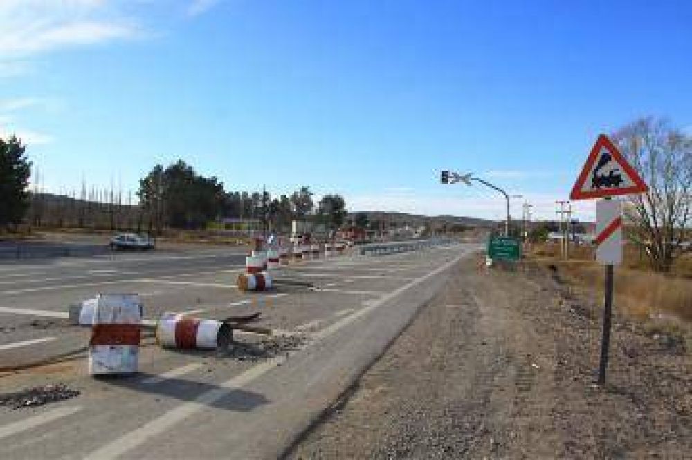 Un tramo de la autov�a de la Ruta 22 sigue cerrado