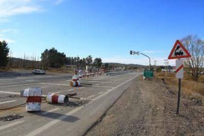 Un tramo de la autov�a de la Ruta 22 sigue cerrado