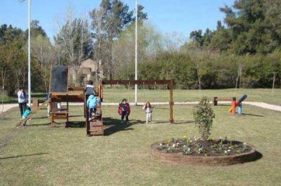 Fassi inaugur� la primera plaza en Santa Anita en el D�a del Ni�o