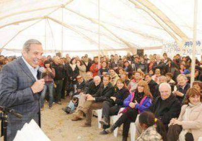 Neuqu�n y Naci�n firman obras por $200 millones 