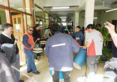 Municipales siguen con las medidas de fuerza 