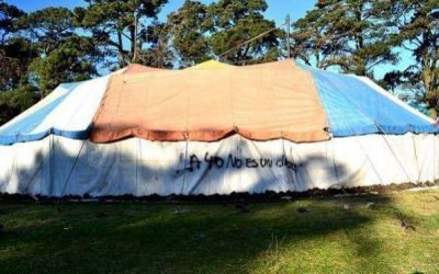 "Levanten la carpa"