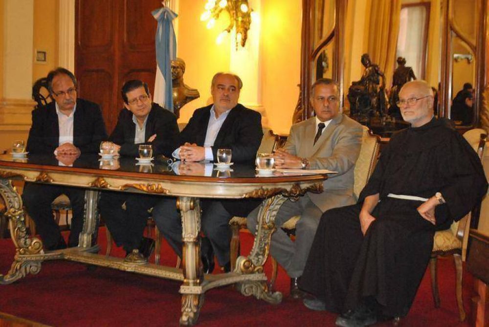 Con la presencia del gobernador Ricardo Colombi se present� el proyecto de obras de reparaci�n del Convento San Francisco Solano