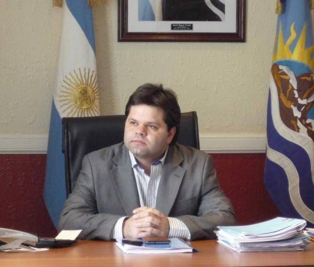 "La Provincia est� siendo objeto de una brutal asfixia econ�mica", dijo Blassiotto