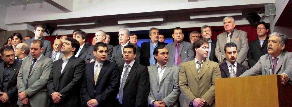 Diputados marcan como �hecho hist�rico� la concreci�n de las represas hidroel�ctricas