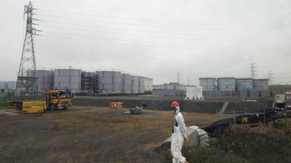 Se filtran 300 toneladas de agua radiactiva en Fukushima