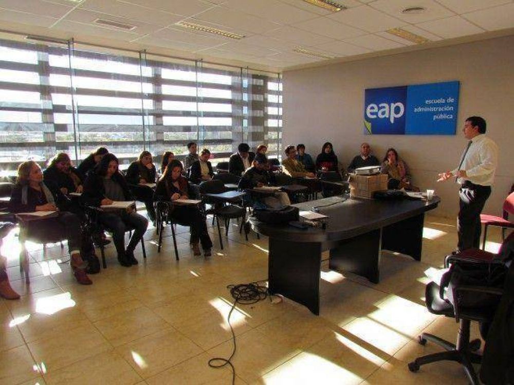 Las capacitaciones a escuelas t�cnicas llegan al interior provincial