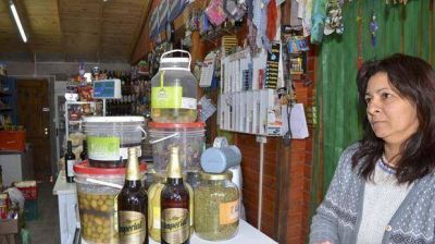 Tras robar en un almac�n volvieron para destrozarlo