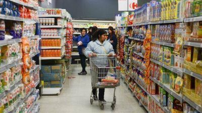El cierre dominical de comercio genera posiciones encontradas en el sector