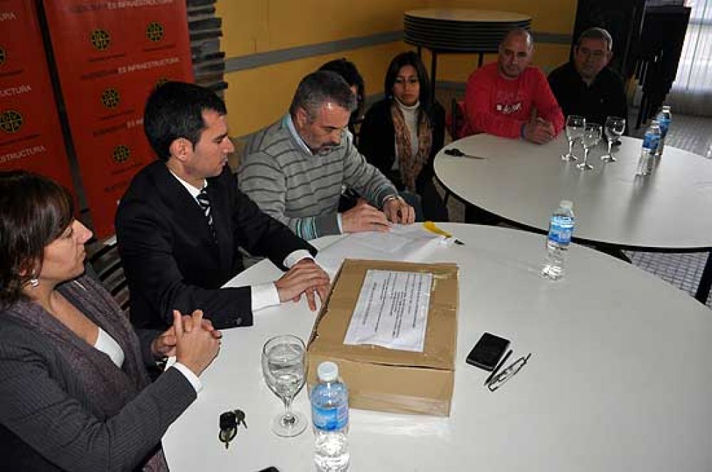 Presentaron dos ofertas en la licitaci�n de la Ruta 51