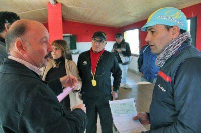 Importante subsidio al Club Ciclista para construir el alambrado en su pista