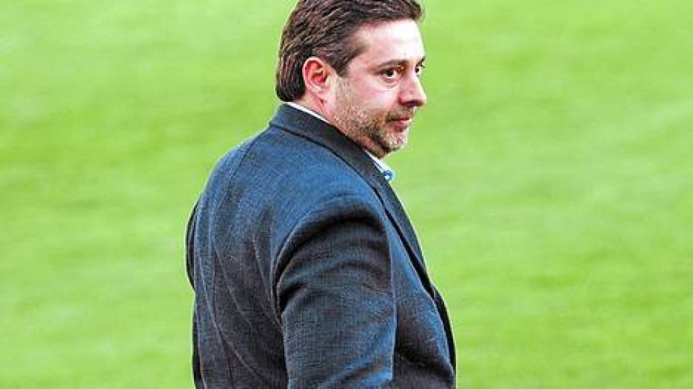 Angelici: �A uno nunca se le cruza por la cabeza jugar en la B�