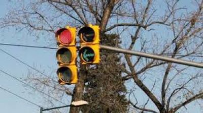 Monitorean funcionamiento de los sem�foros