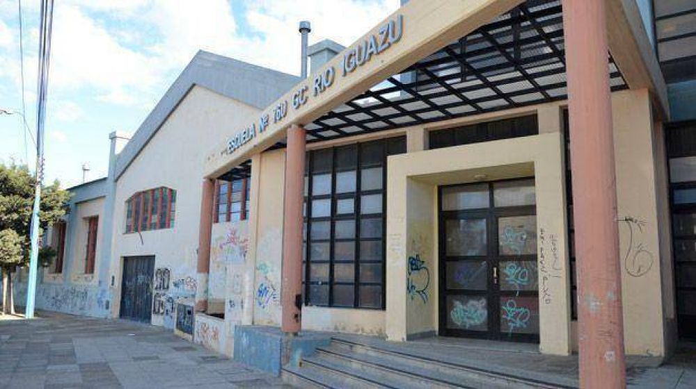 M�s de 65 escuelas suspendieron ayer sus clases y hoy habr� paro de ATECh