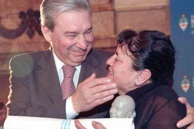 El Senado reconoci� a la comodorense Mabel Groppa con el premio �Evita Compa�era�