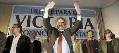"Que Reutemann y el socialismo se peleen; yo ir� con ideas", dijo Rossi 