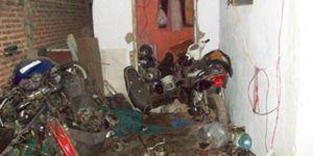 Aprehenden a un hombre que se dedicaba a la sustracci�n y venta de partes de motos