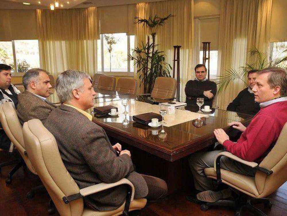Avil�s rubric� el convenio de cooperaci�n con Jes�s Mar�a