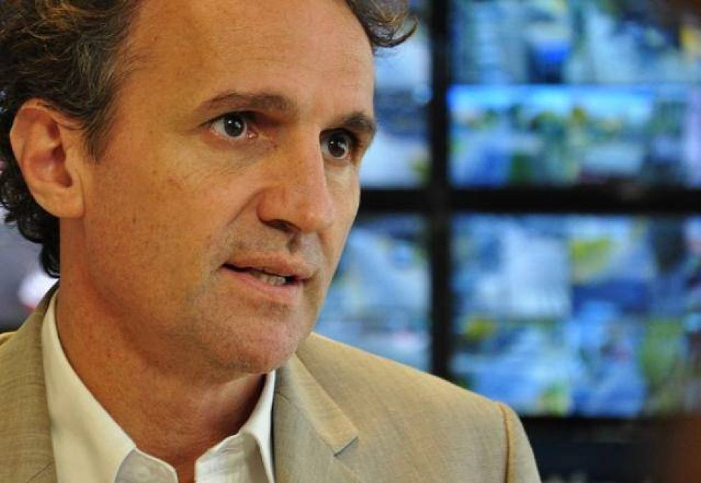 Katopodis apoy� el proyecto de ley para limitar la reelecci�n indefinida de los intendentes