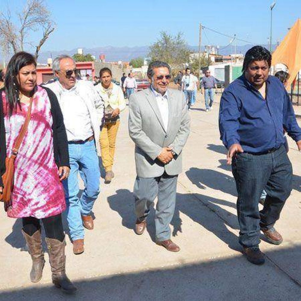 El intendente Elias expres� satisfacci�n y esperanza por las obras de agua que realiza la provincia