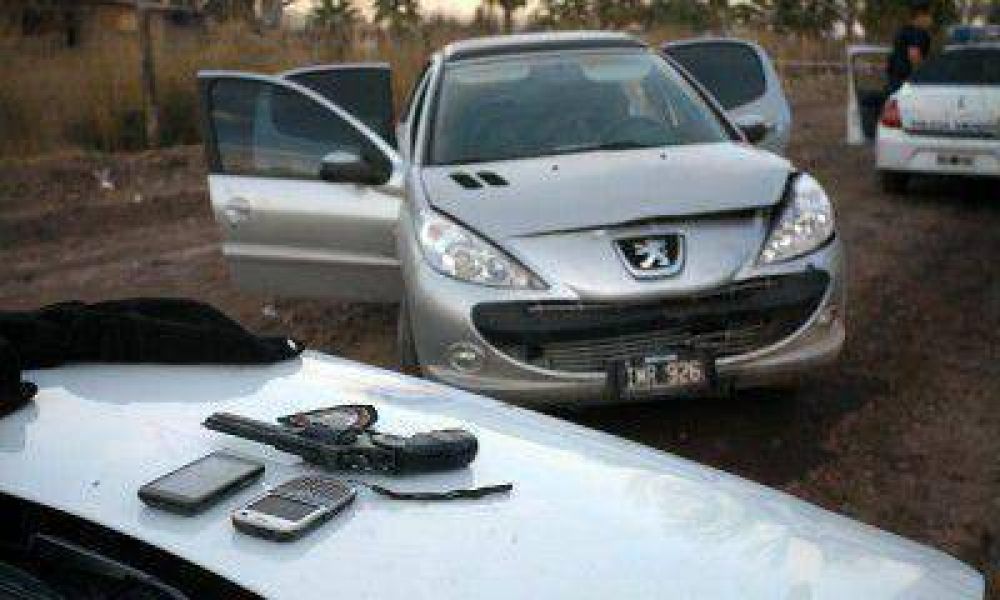 Robaron en San Mart�n, se escaparon y chocaron con la polic�a