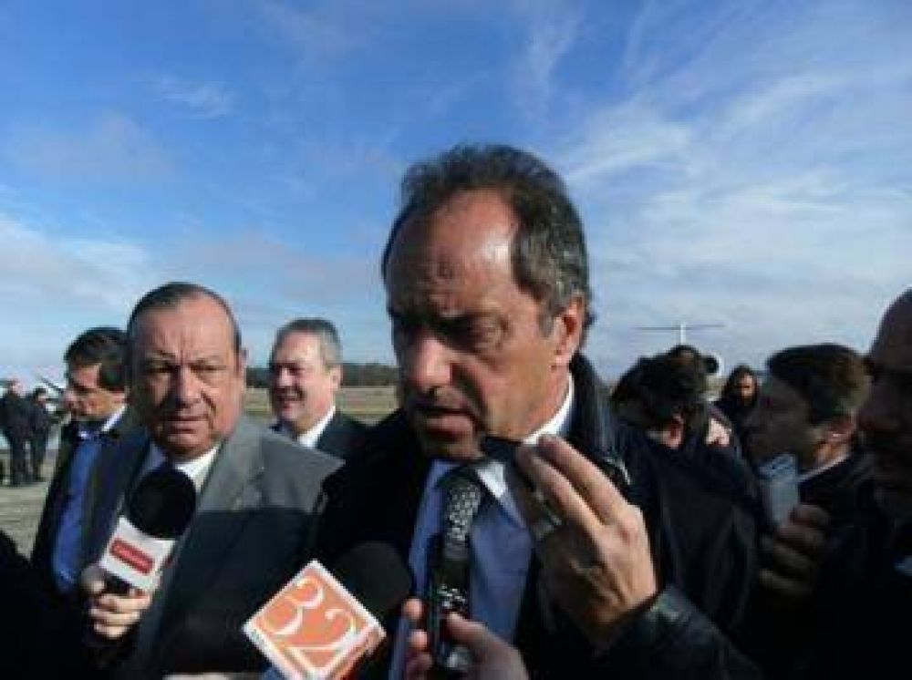 Fugaz visita de Daniel Scioli y Mart�n Insaurralde a la ciudad