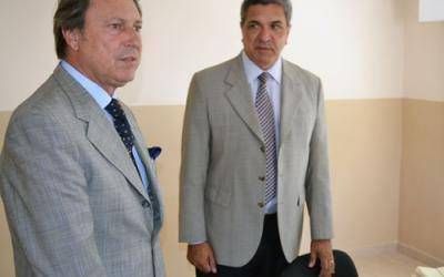 Berisso: Casal entreg� m�viles policiales y c�maras de seguridad