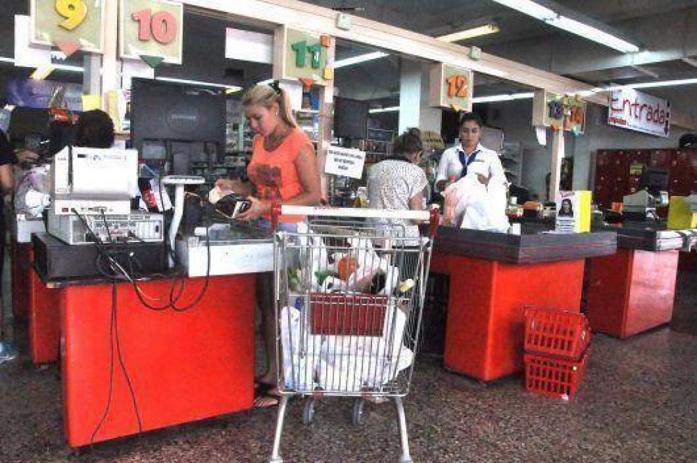 A�n no hay acuerdo para cerrar comercios los domingos