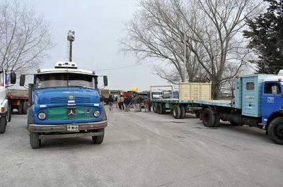Camioneros levantaron el bloqueo tras llegar a un acuerdo