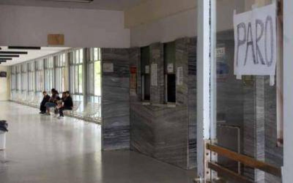 Paro de m�dicos de CICOP en Jun�n: Piden la renuncia del titular del hospital interzonal
