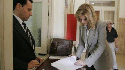 El�as de P�rez pide que el juez Bejas se inhiba en las causas contra el PE