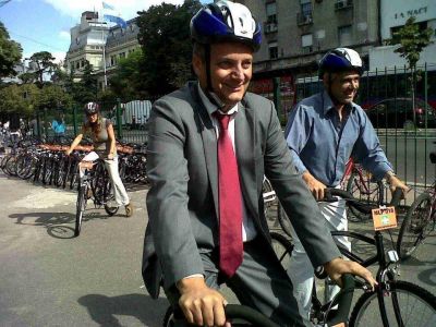 El destituido Pacharotti atendi� al bruerismo trat�ndolos de �desesperados�