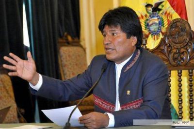 Evo Morales promulg� la Ley de Servicios Financieros con sentido social
