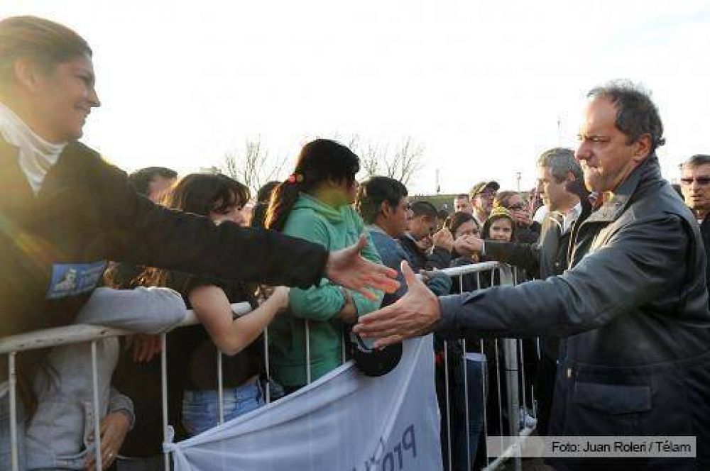 "Este Gobierno implement� pol�ticas que permitieron que resurjan las econom�as regionales", dijo Scioli