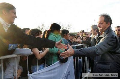 "Este Gobierno implement� pol�ticas que permitieron que resurjan las econom�as regionales", dijo Scioli