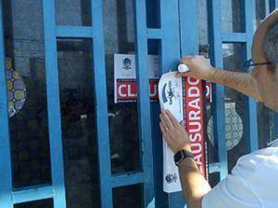 Un autoservicio de San Mart�n, clausurado por ofrecer alimentos vencidos