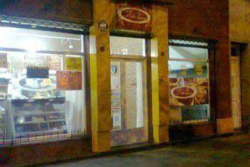 Violento asalto a panader�a ubicada en Independencia al 3900