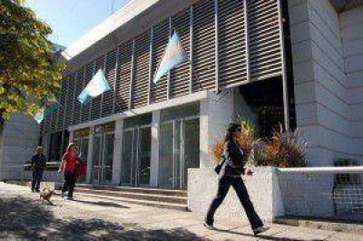Roban 93 mil pesos en entradera bancaria