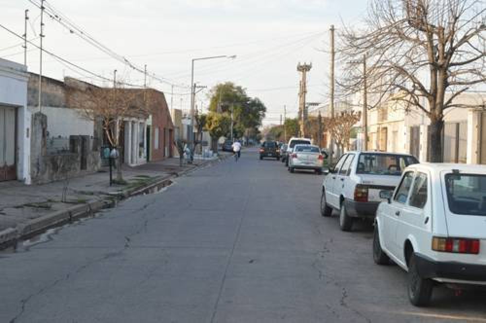 Hombre fue sorprendido al salir de su vivienda por dos asaltantes encapuchados: ocurri� sobre calle San Lorenzo