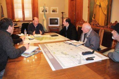El intendente Inza se reuni� con comisiones vecinales