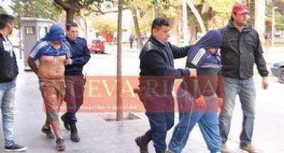 Dos detenidos con coca�na y 115 �porros� en el centro capitalino