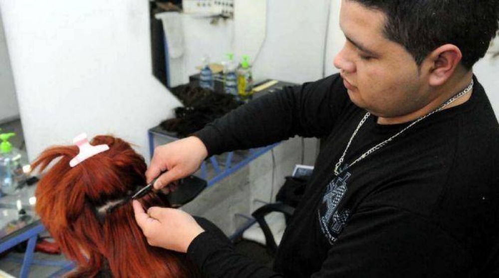 Vender su pelo, una �changa� usual de varios mendocinos