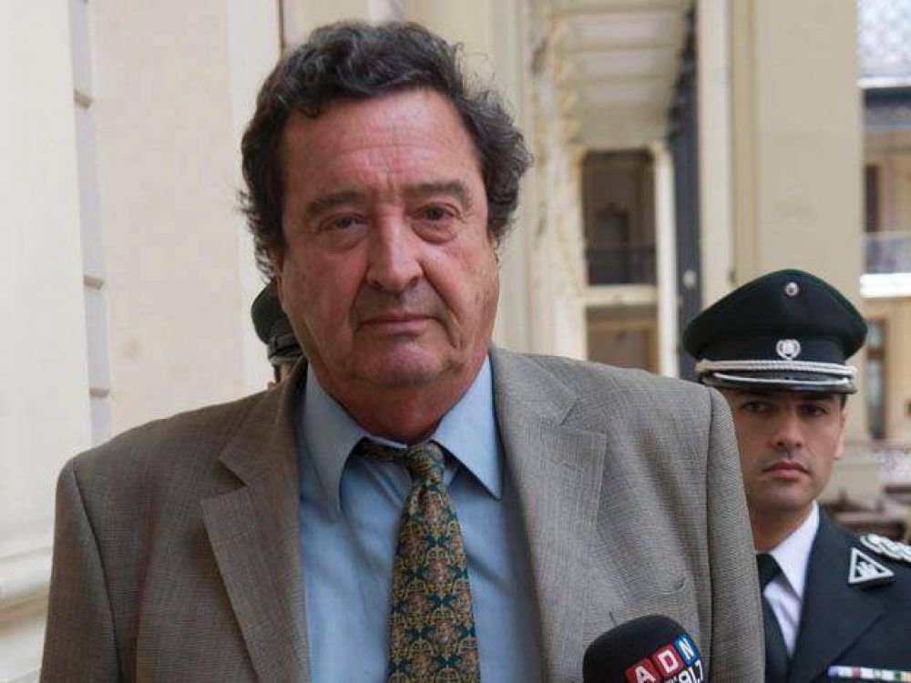 Pidieron la prisi�n preventiva del ex juez federal Otilio Romano para evitar que huya de Chile