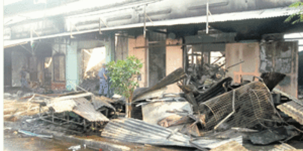 Fueron ocho los locales incendiados en el Mercadito