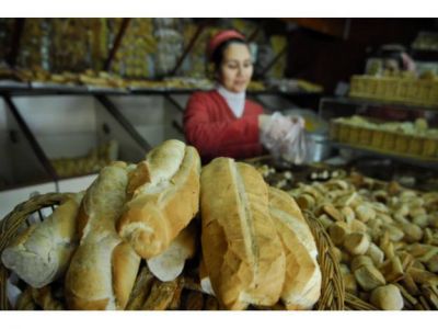 Los santafesinos limitan el consumo del pan y derivados