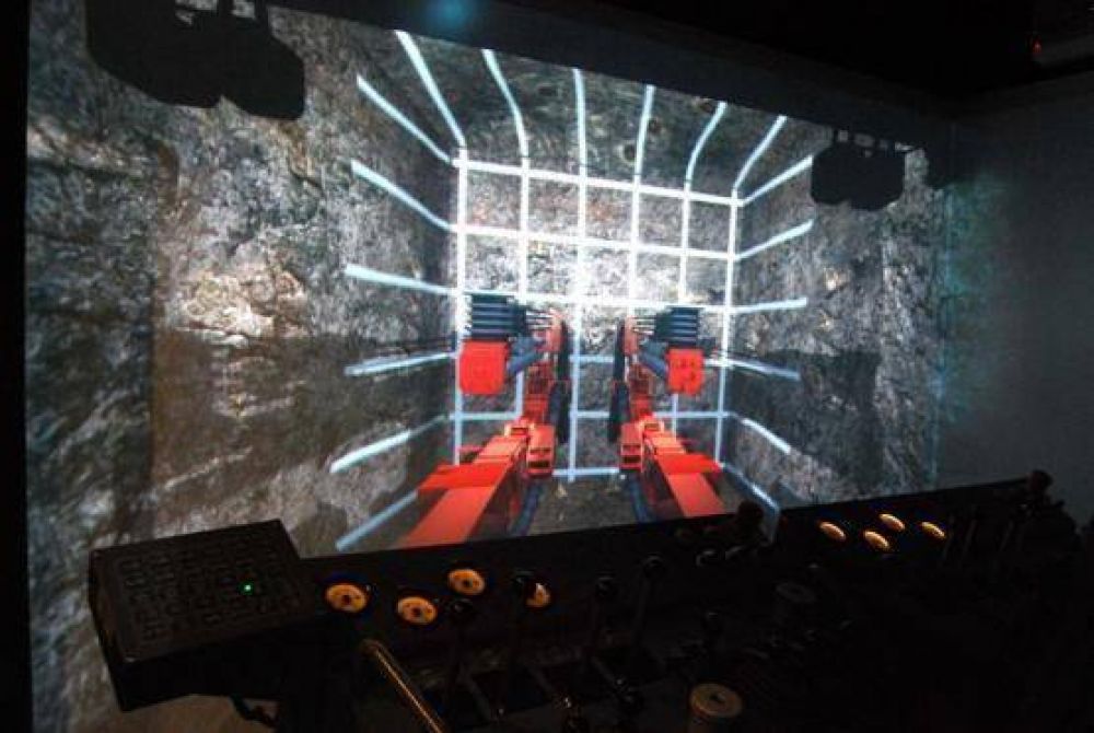 Goldcorp Cerro Negro inaugur� el primer centro de simuladores de equipos mineros de Santa Cruz