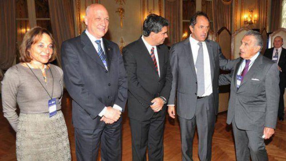 Cr�ticas y elogios al gobierno en la reuni�n del Consejo de las Am�ricas