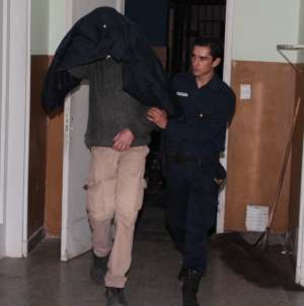 Conductor cae por agredir a tres empleados del Eco